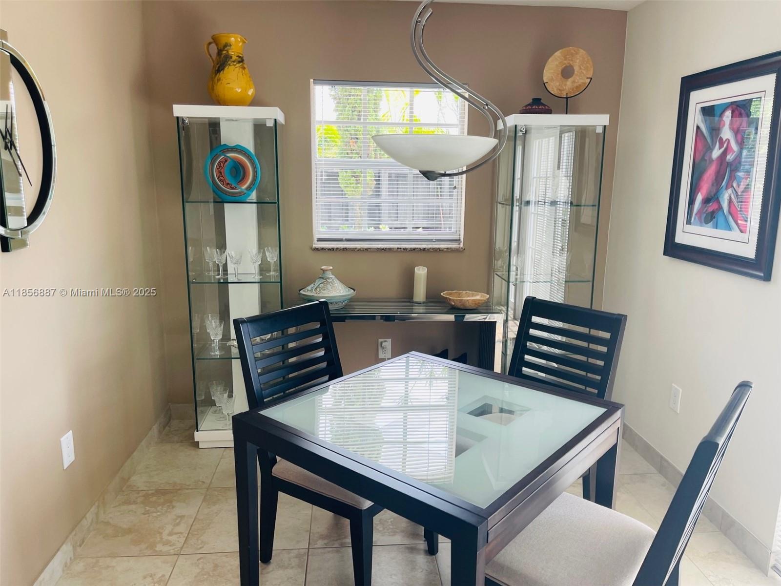 6501 SW 112th Ct, Miami, FL, 33173 - Investment Townhome. Photo #1