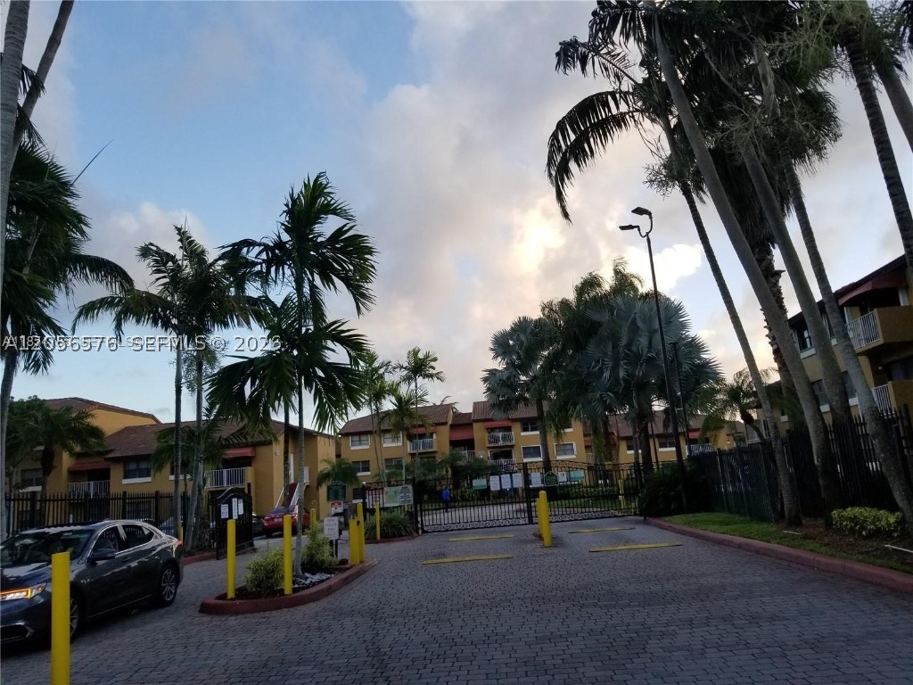 15650 SW 80th #F-207, Miami, FL, 33193 - Investment Condo. Photo #1