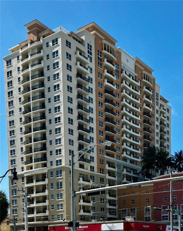 3232 SW 22nd #1604, Miami, FL, 33145 - Investment Condo. Photo #1