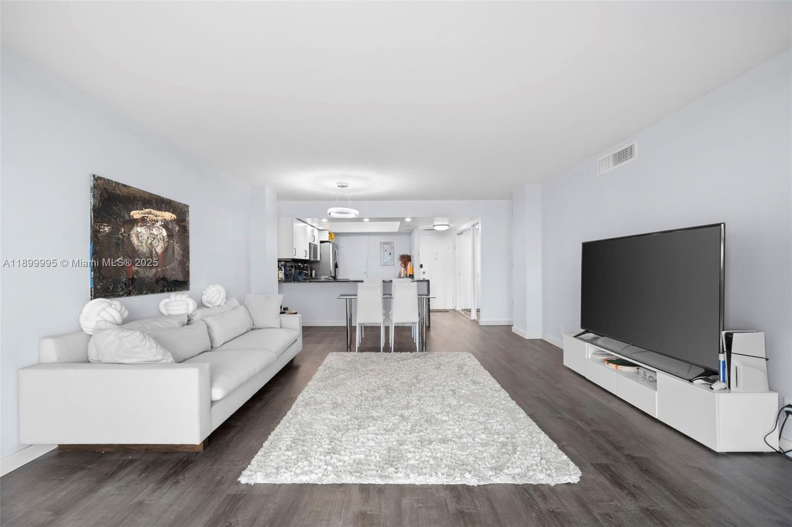Condominium in Hallandale Beach - Photo 6