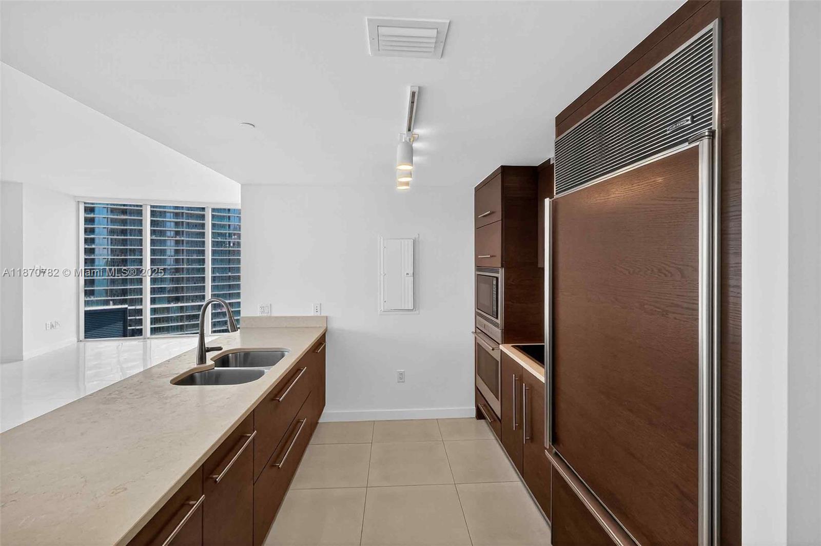 465 Brickell Ave #2002, Miami, FL, 33131 - Investment Condo. Photo #1