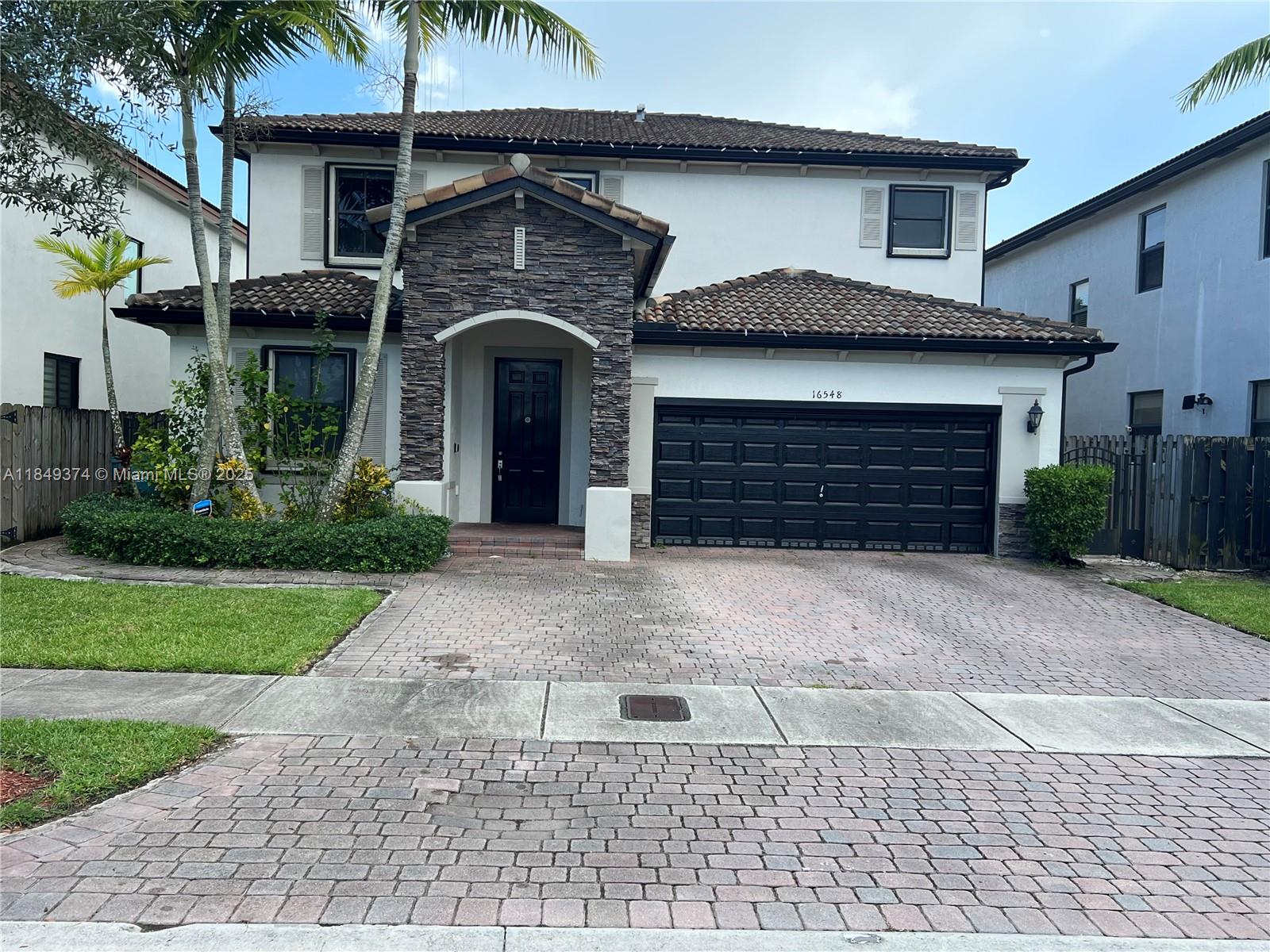 16548 SW 43rd Ln, Miami, FL, 33185 - Investment Single Family Home. Photo #1