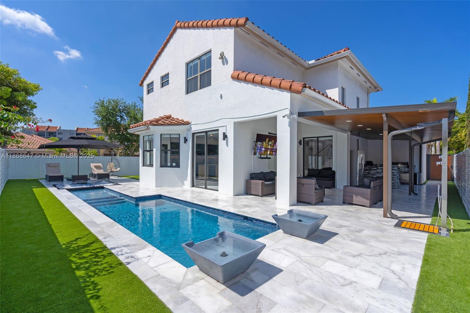 1005 NW 100th Ave, Miami, FL, 33172 - Investment Single Family Home. Photo #1