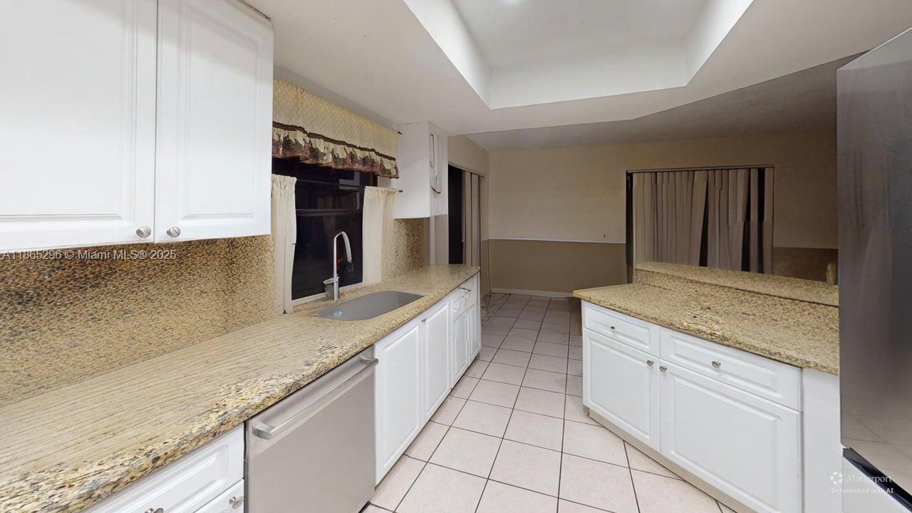 15552 SW 54th Ter, Miami, FL, 33185 - Investment Single Family Home. Photo #1