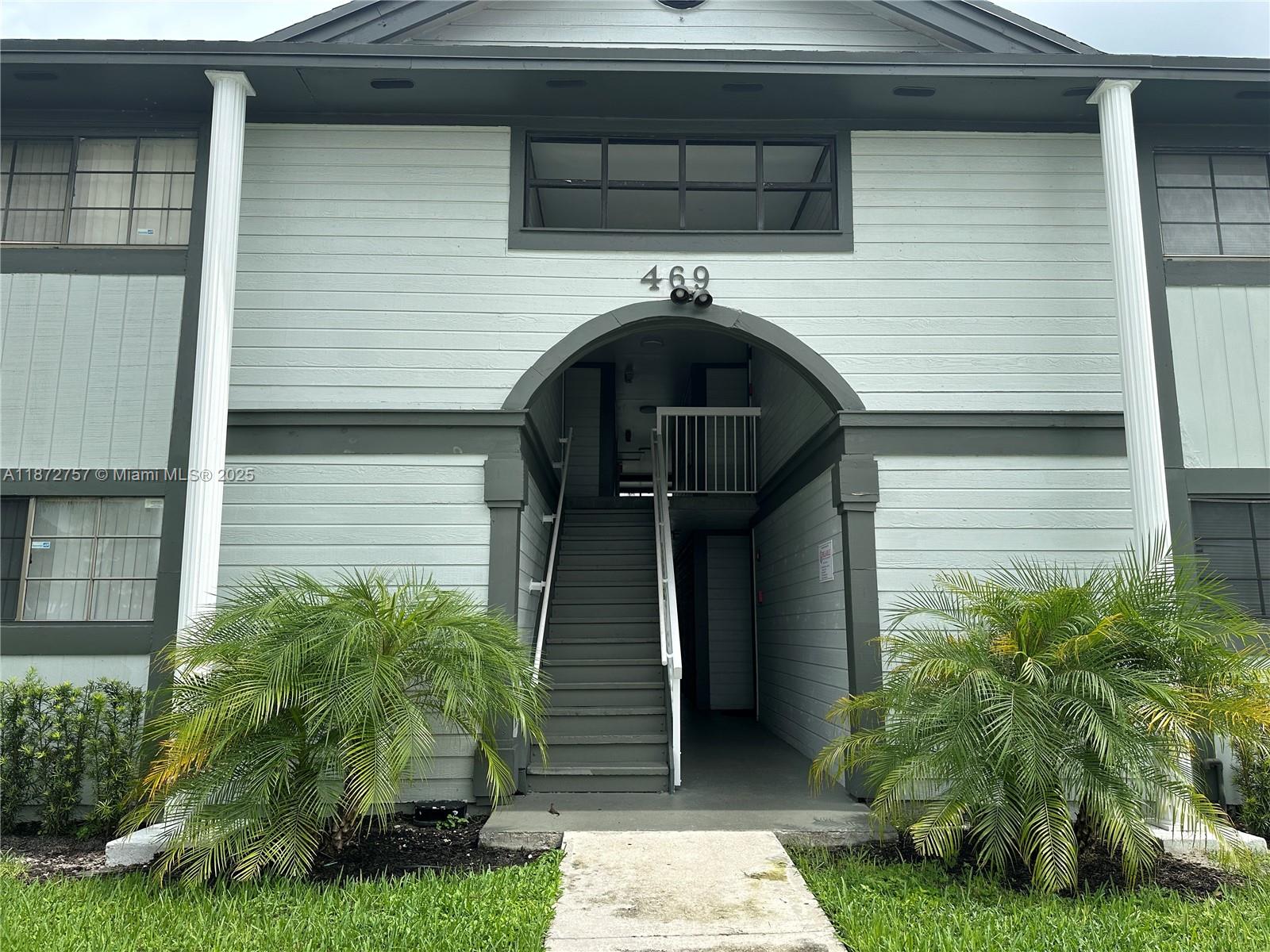 469 NE 207th Ln #101, Miami, FL, 33179 - Investment Condo. Photo #1