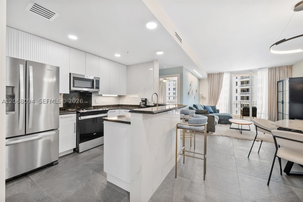 801 Brickell Key #1805, Miami, FL, 33131 - Investment Condo. Photo #1