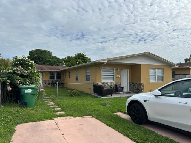 9241 SW 39th St, Miami, FL, 33165 - Investment Single Family Home. Photo #1
