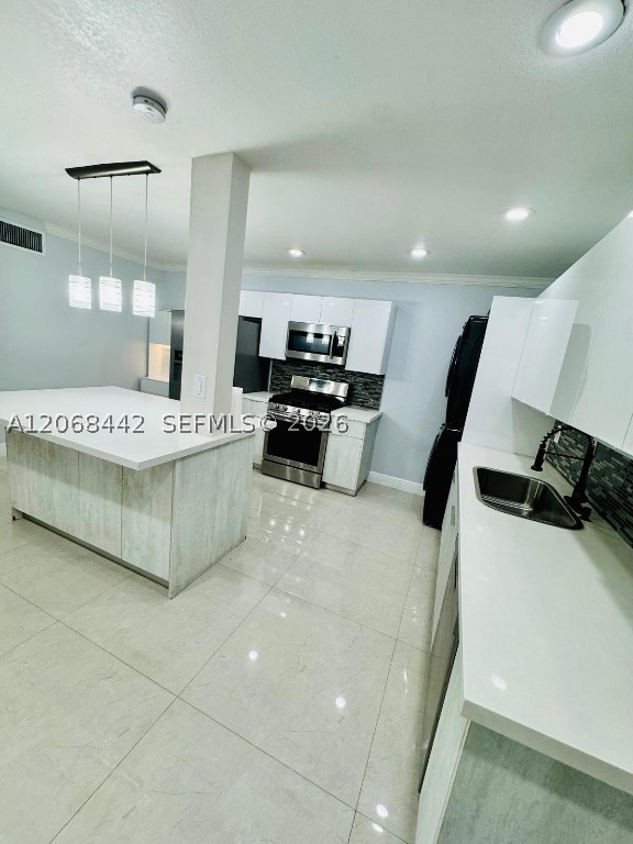 Condominium in Hialeah - Photo 4