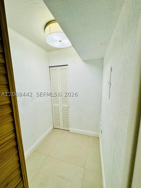 Condominium in Hialeah - Photo 9