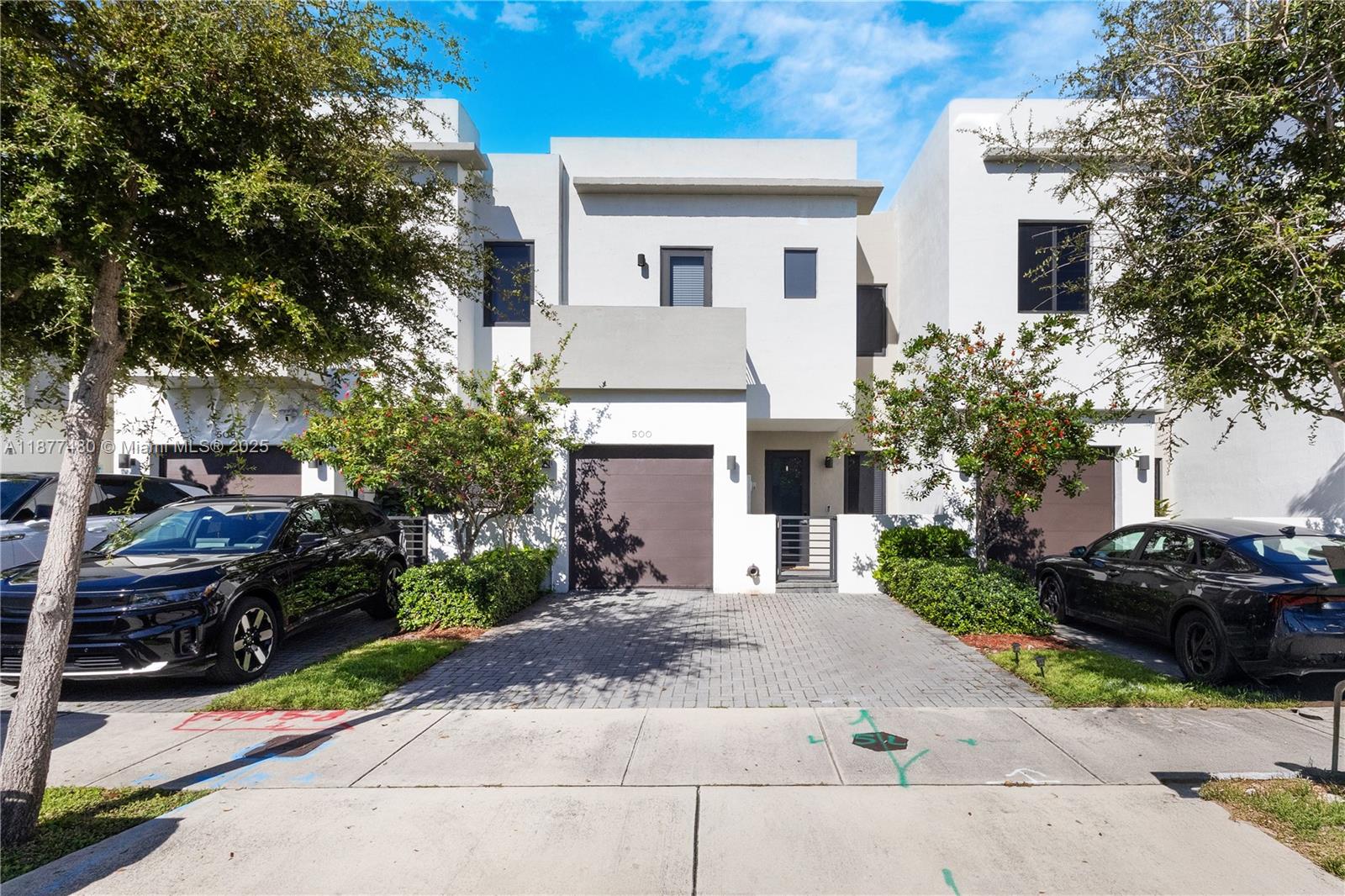 500 SW 91st Ave, Miami, FL, 33174 - Investment Townhome. Photo #1