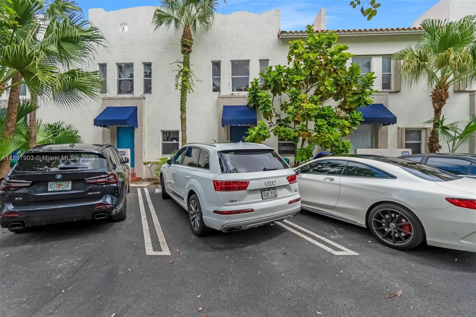 3067 Center St #17, Miami, FL, 33133 - Investment Condo. Photo #1