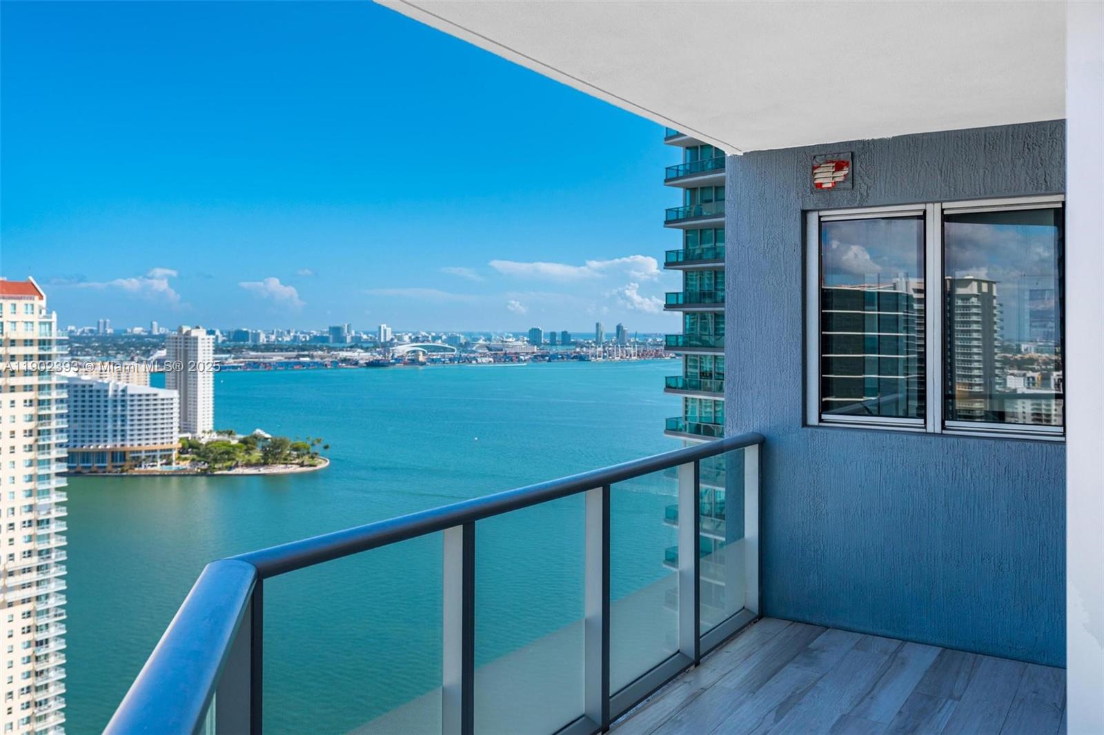 1300 Brickell Bay Dr #3307, Miami, FL, 33131 - Investment Condo. Photo #1