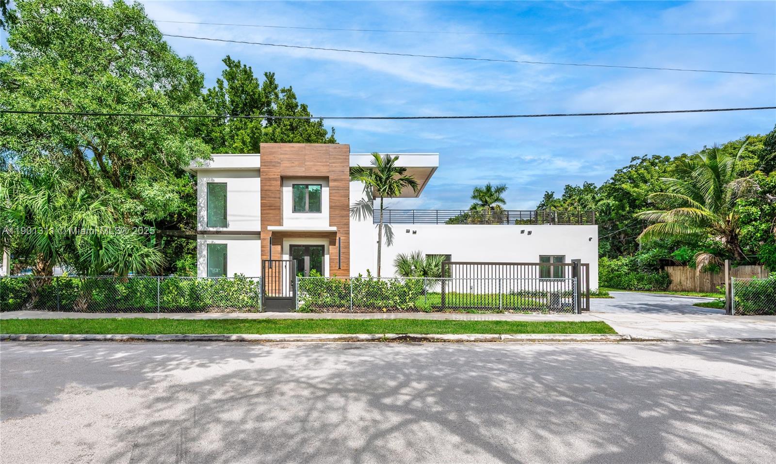 101 SW 25th Rd, Miami, FL, 33129 - Investment Single Family Home. Photo #1