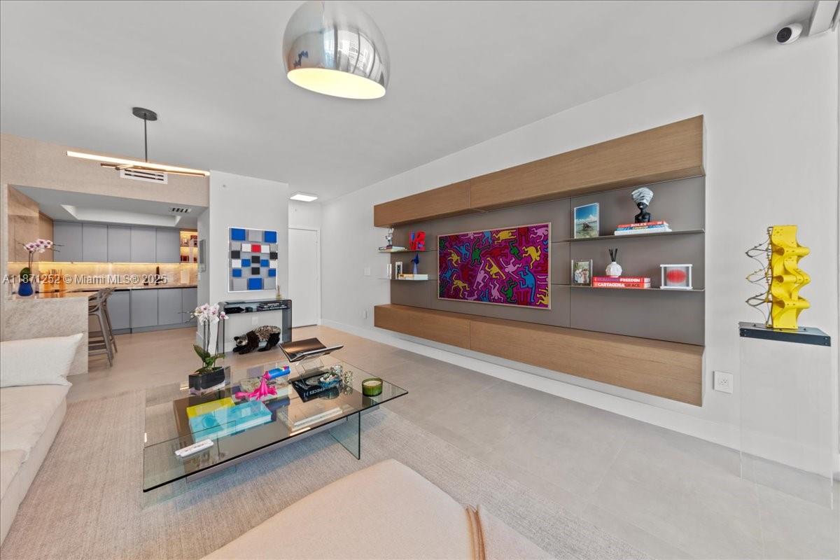 1331 Brickell Bay Dr #1406, Miami, FL, 33131 - Investment Condo. Photo #1