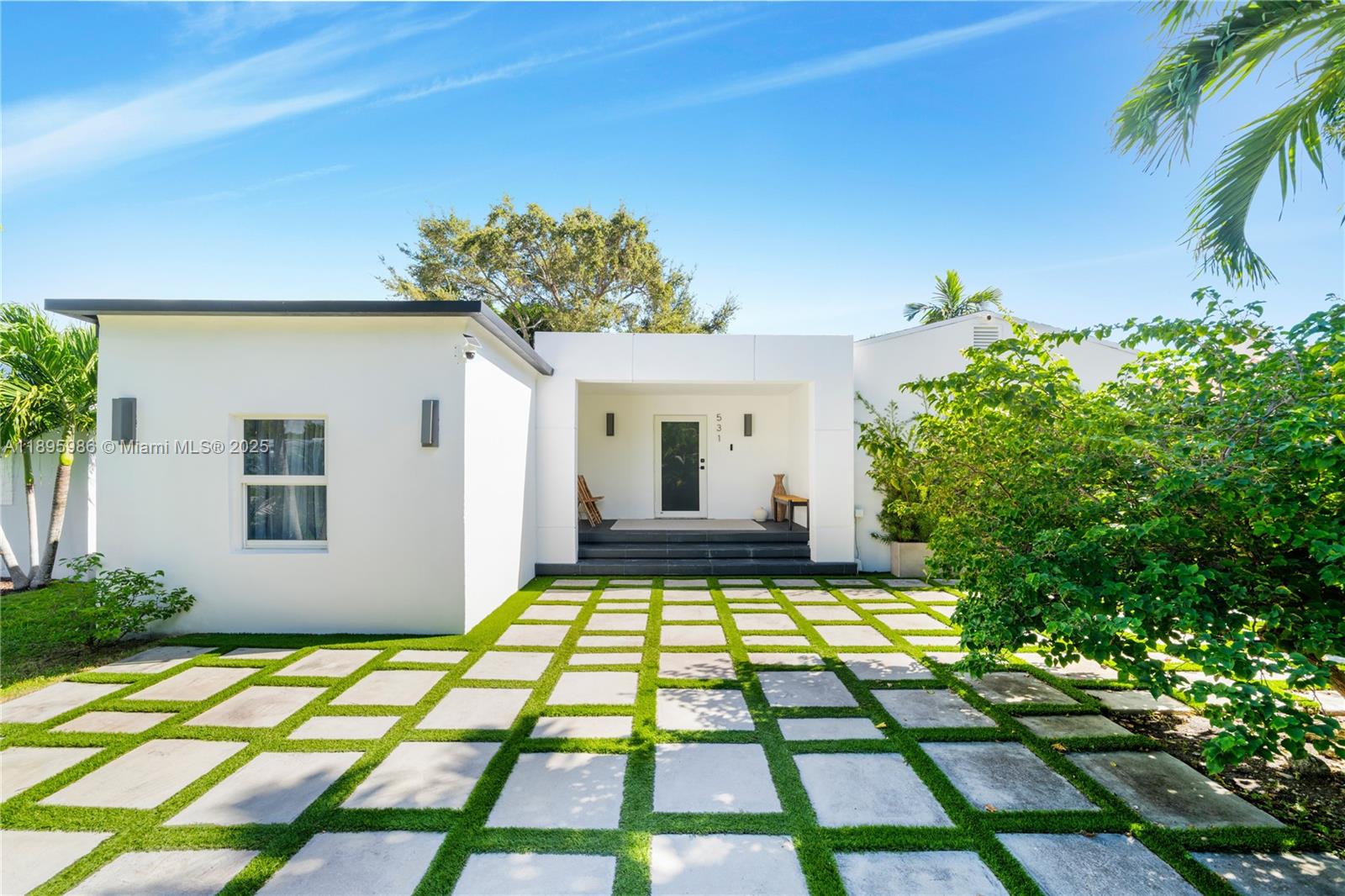 531 SW 23rd Rd, Miami, FL, 33129 - Investment Single Family Home. Photo #1