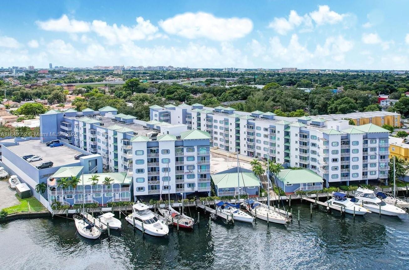 2415 NW 16th St Rd #303-1, Miami, FL, 33125 - Investment Condo. Photo #1