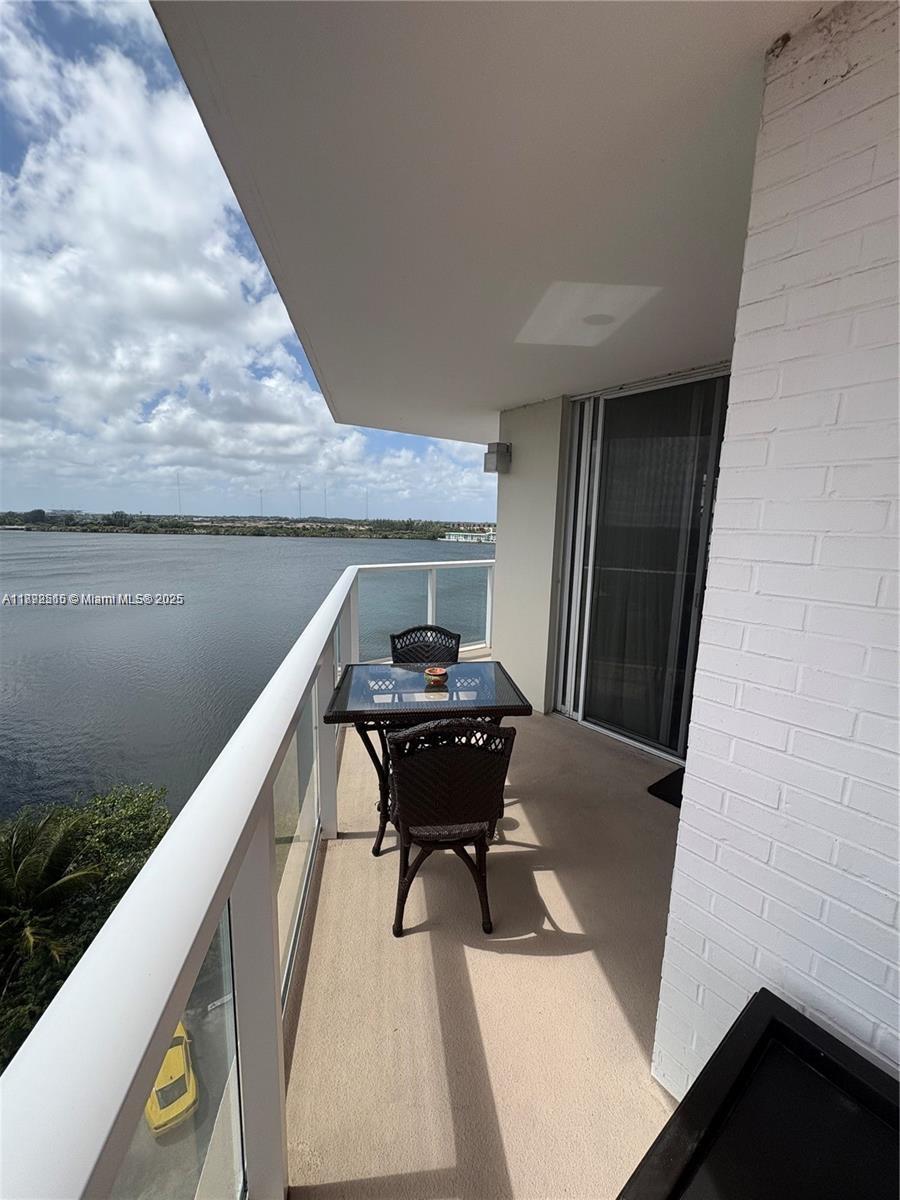 1301 NE Miami Gardens Dr #926W, Miami, FL, 33179 - Investment Condo. Photo #1