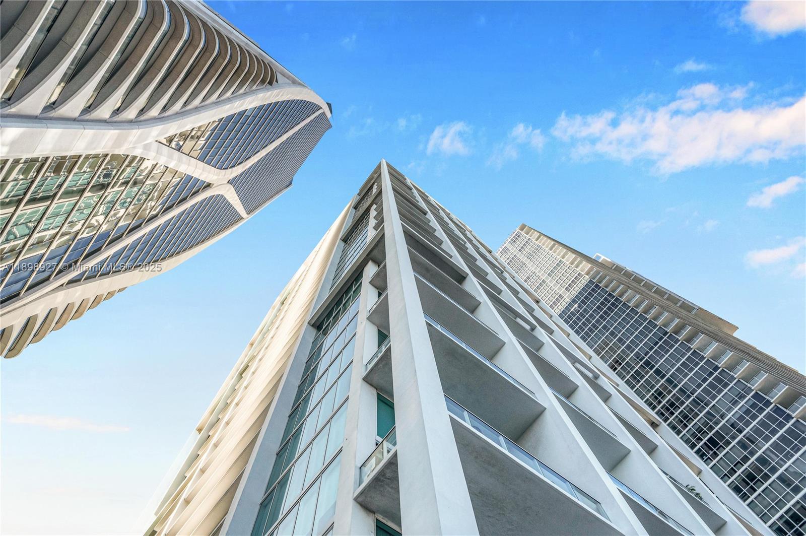 1040 Biscayne Blvd #3308, Miami, FL, 33132 - Investment Condo. Photo #1