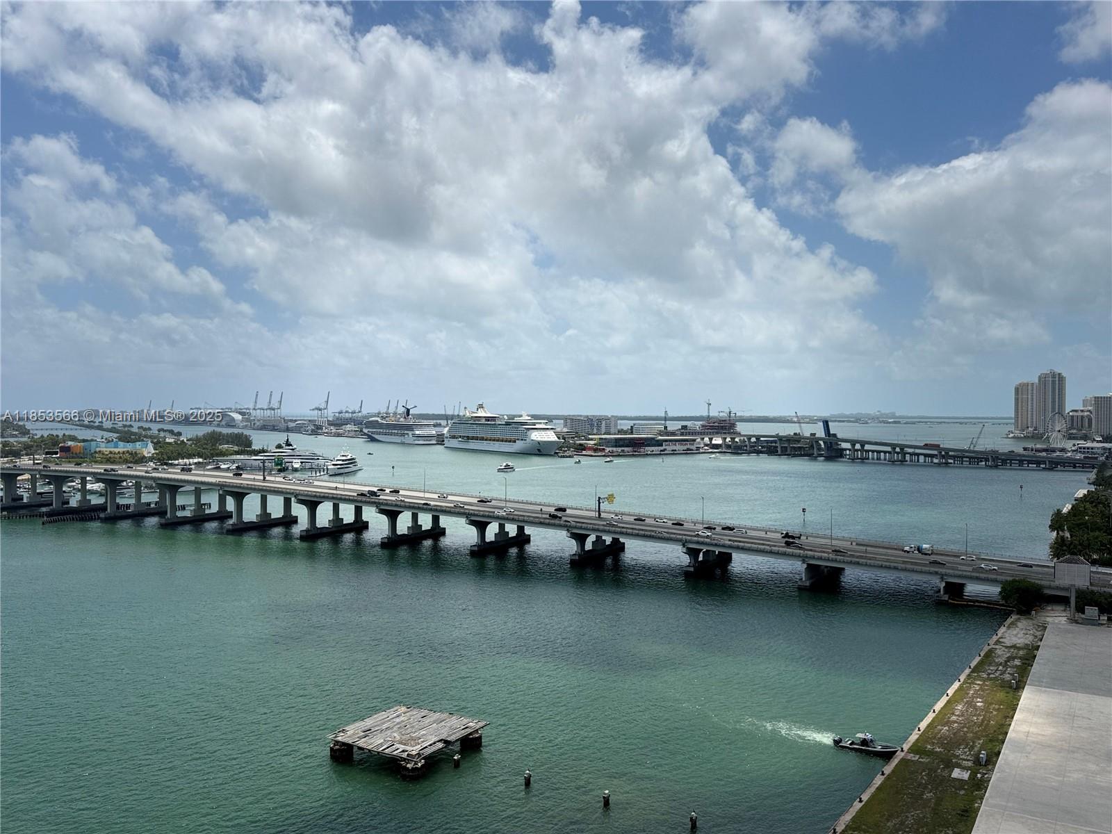 555 NE 15th St #21I, Miami, FL, 33132 - Investment Condo. Photo #1