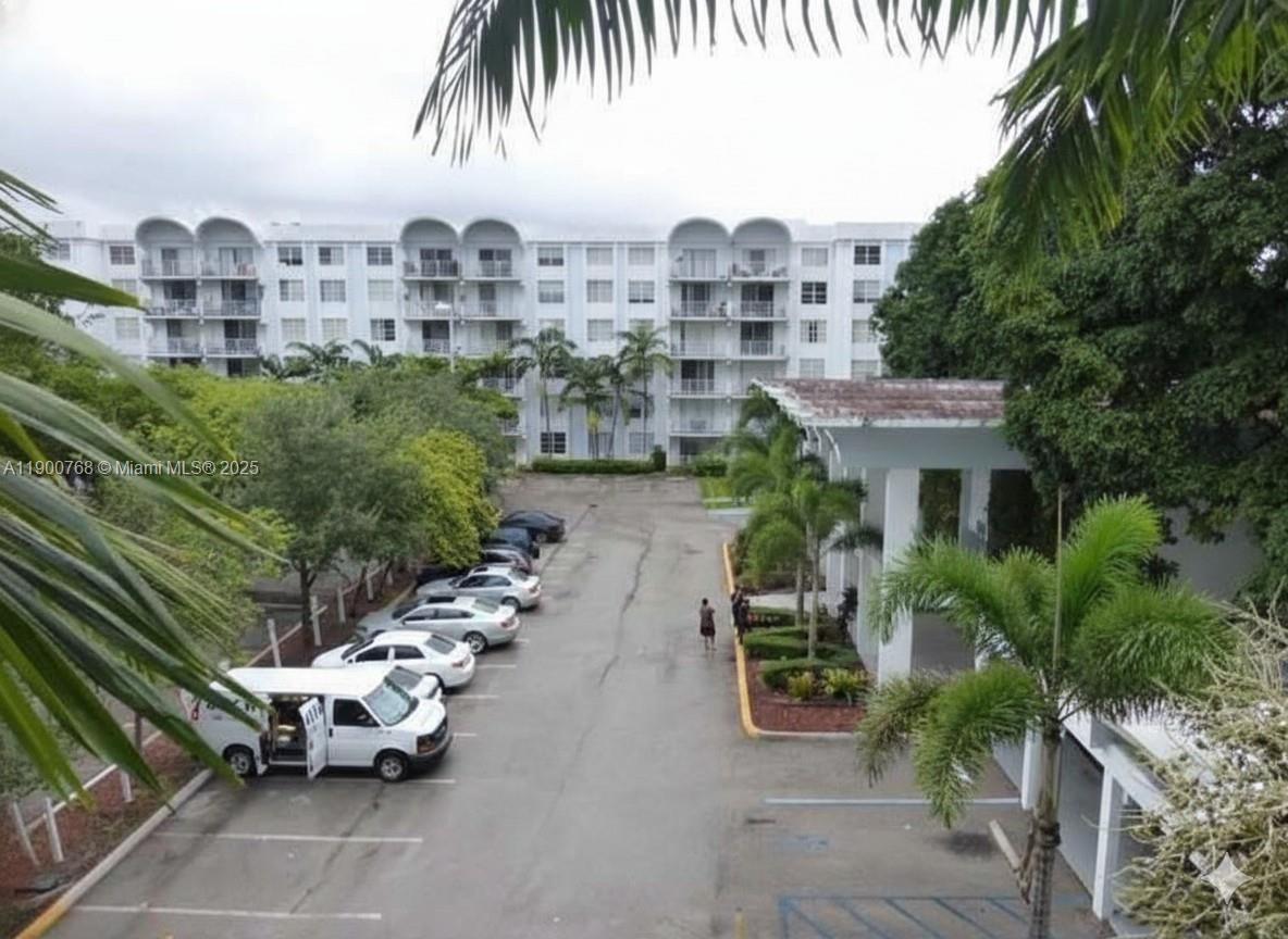 494 NW 165th St Rd #C-602, Miami, FL, 33169 - Investment Condo. Photo #1