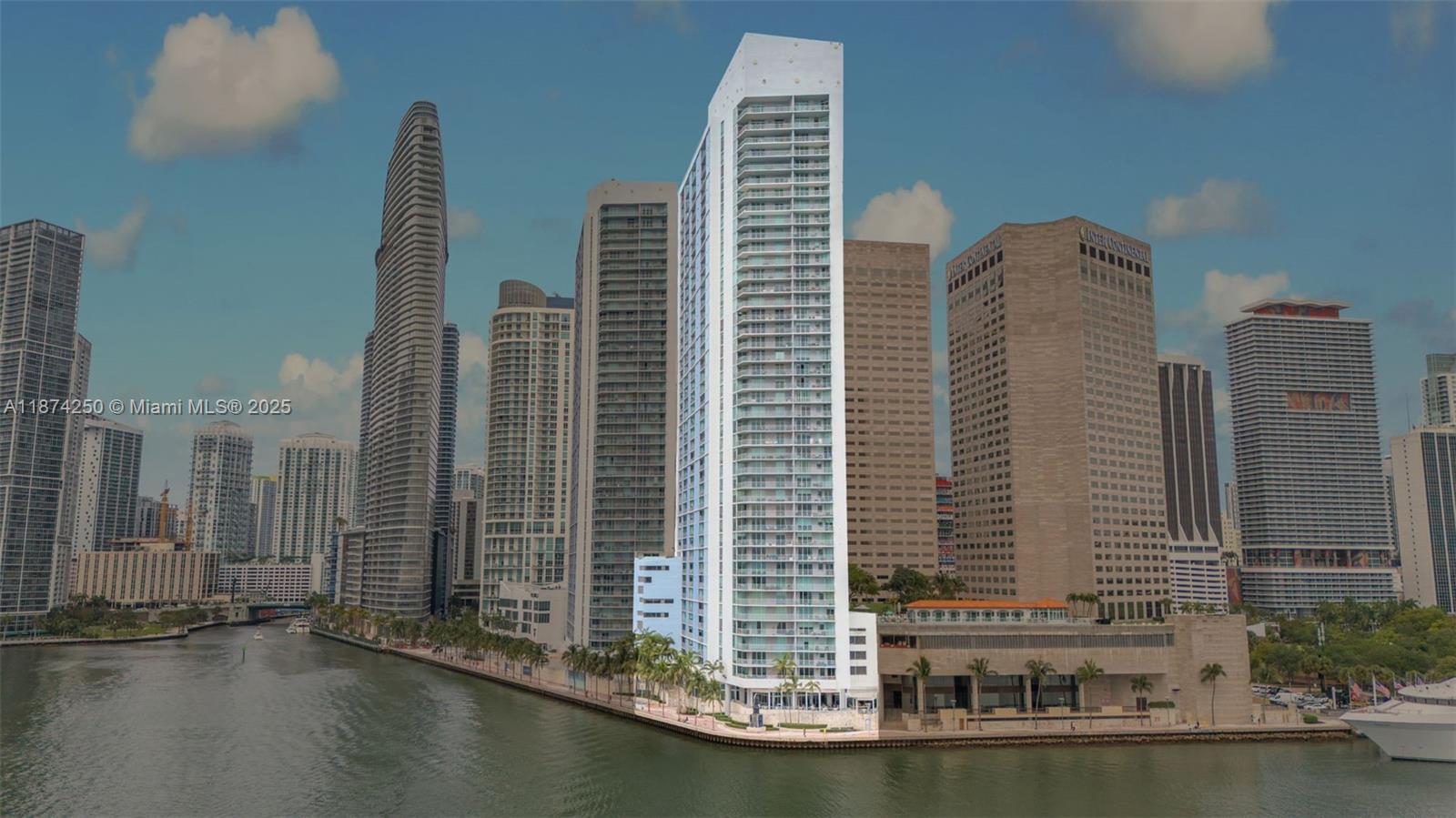 335 S Biscayne Blvd #2704, Miami, FL, 33131 - Investment Condo. Photo #1