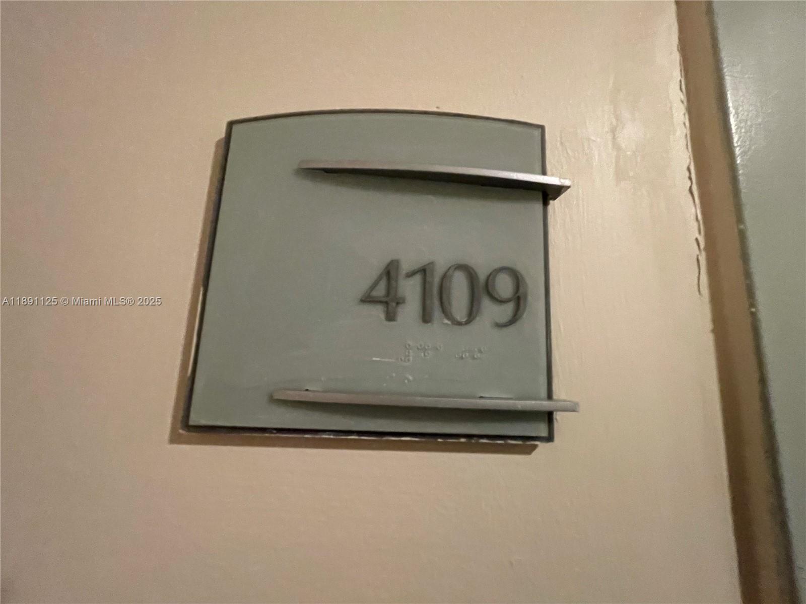 1900 N Bayshore Dr #4109, Miami, FL, 33132 - Investment Condo. Photo #1