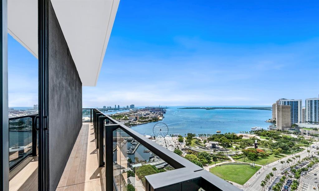 398 NE 5th #4015, Miami, FL, 33132 - Investment Condo. Photo #1