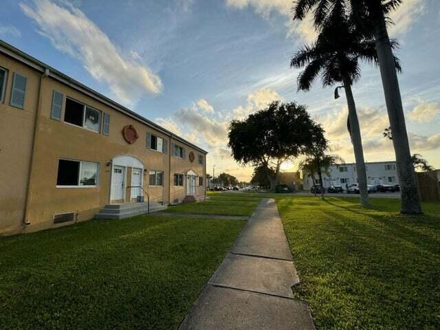 206 NW 84th #206, Miami, FL, 33150 - Investment Townhome. Photo #1