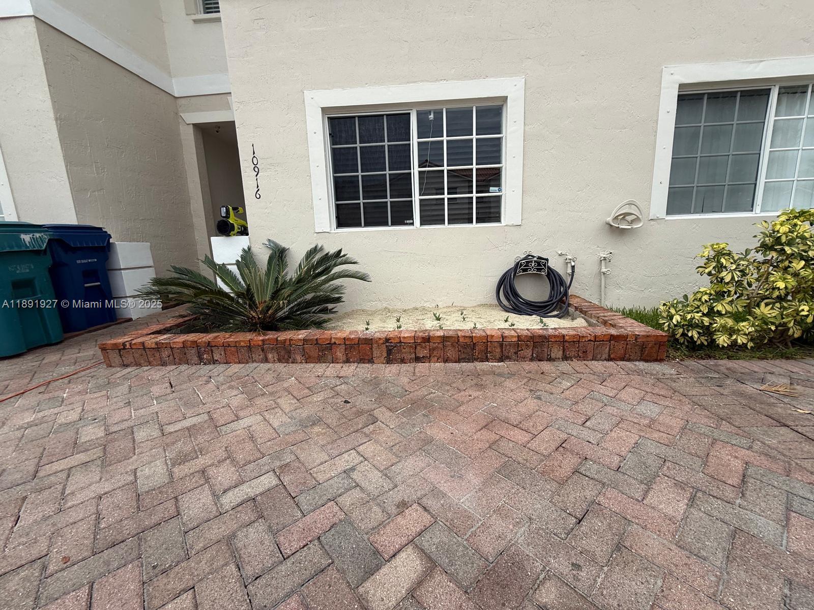 10916 SW 182nd Ln, Miami, FL, 33157 - Investment Single Family Home. Photo #1