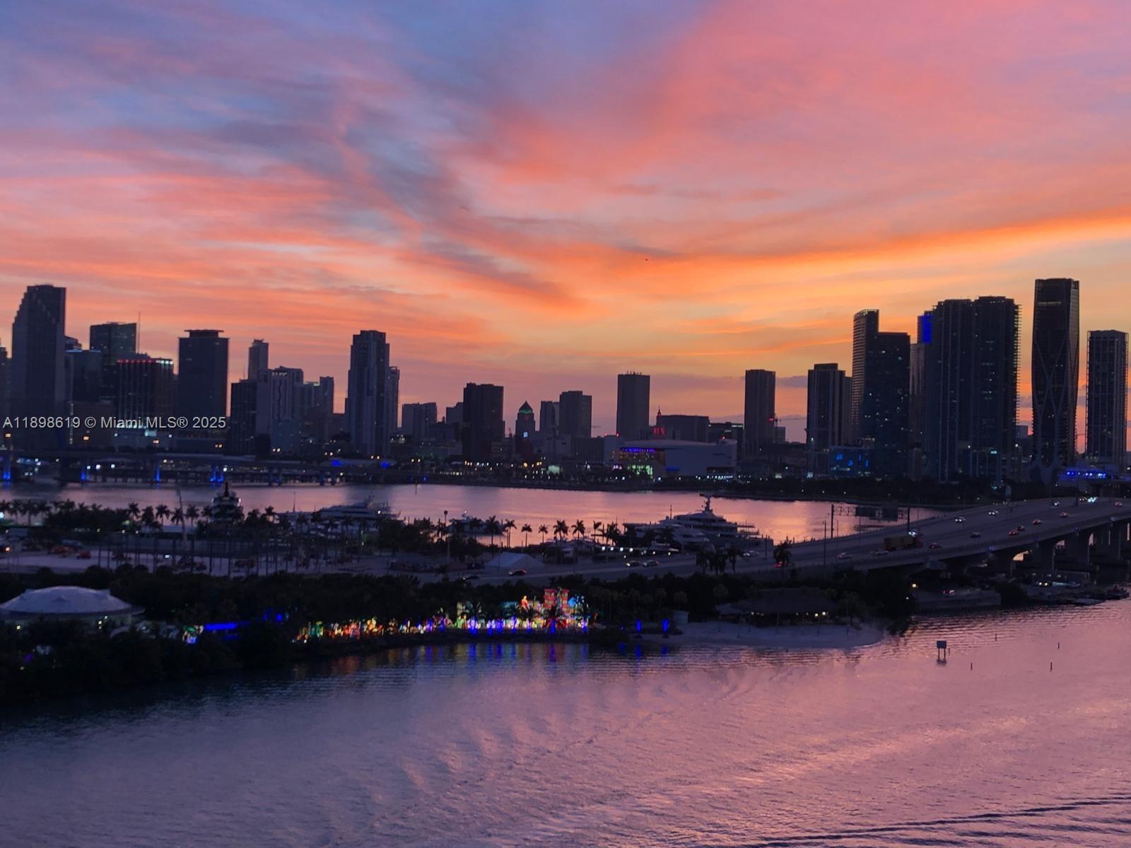 1000 Venetian Way #1403, Miami, FL, 33139 - Investment Condo. Photo #1