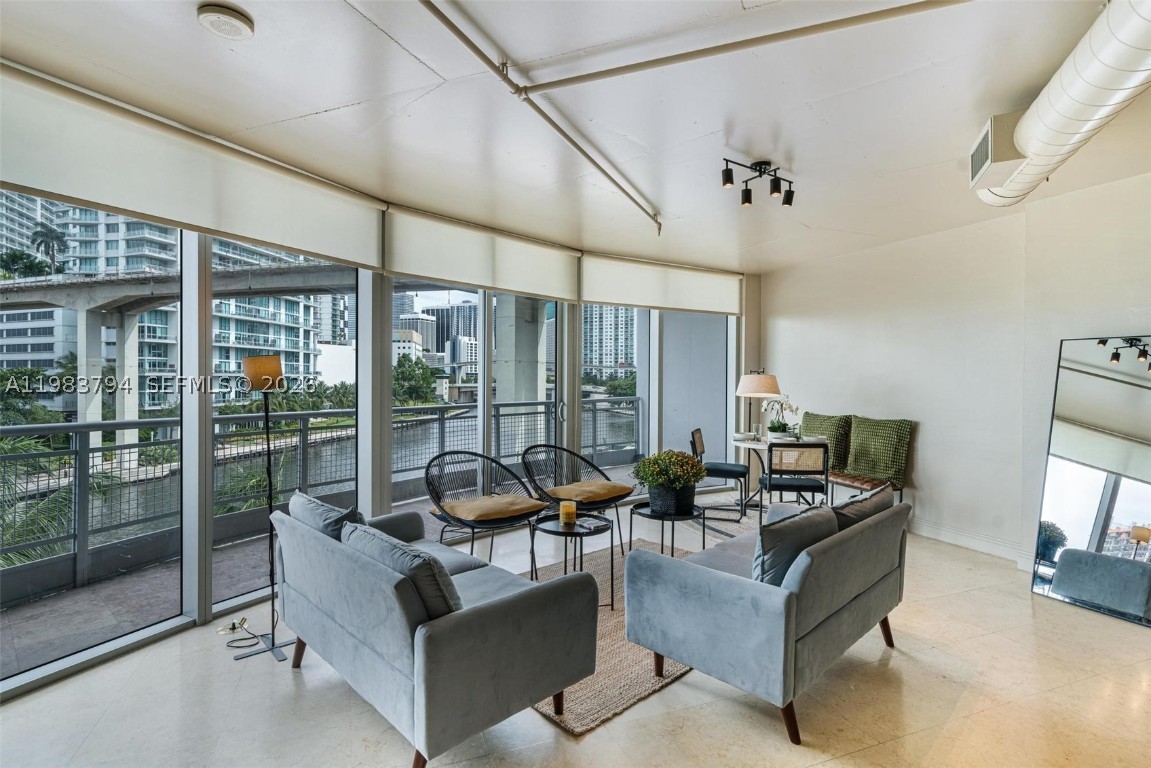 690 SW 1st #501, Miami, FL, 33130 - Investment Condo. Photo #1