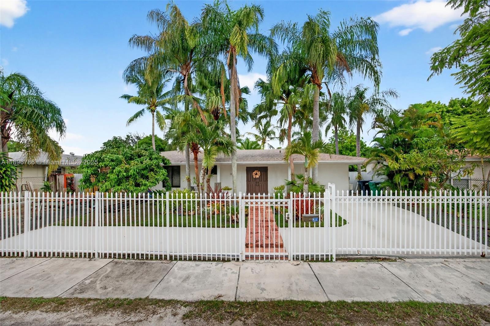 10015 SW 166th St, Miami, FL, 33157 - Investment Single Family Home. Photo #1