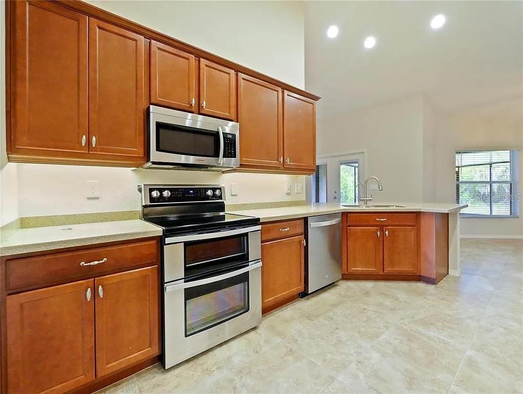 Single Family Residence in Lake Alfred - Photo 10