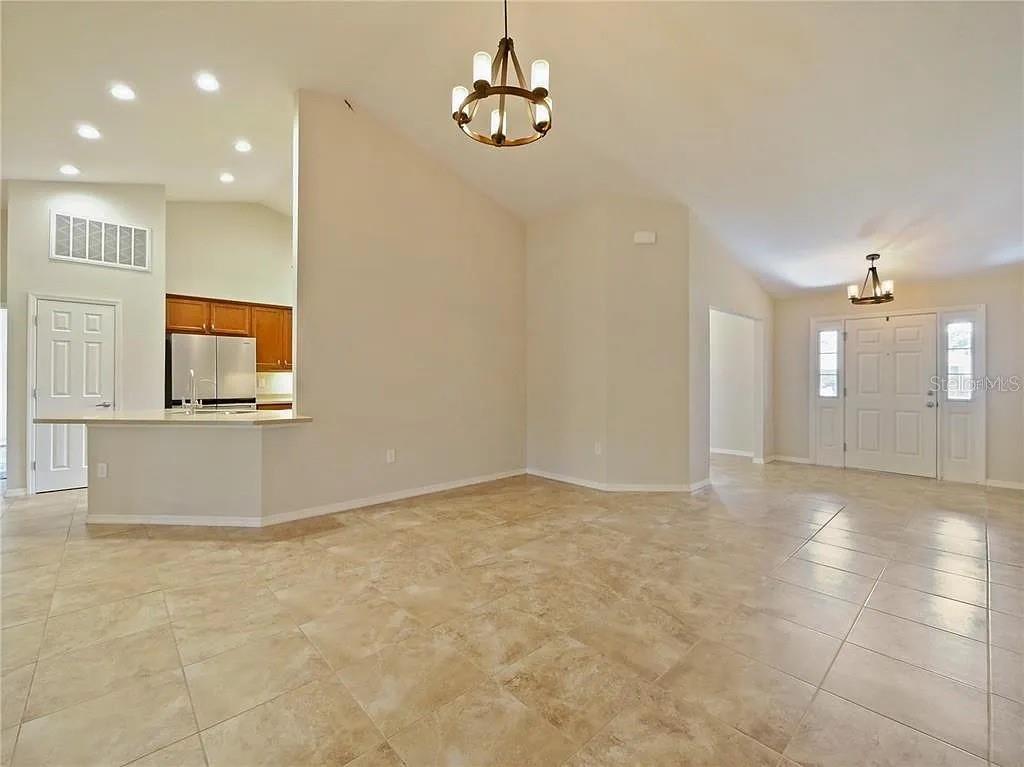 Single Family Residence in Lake Alfred - Photo 6