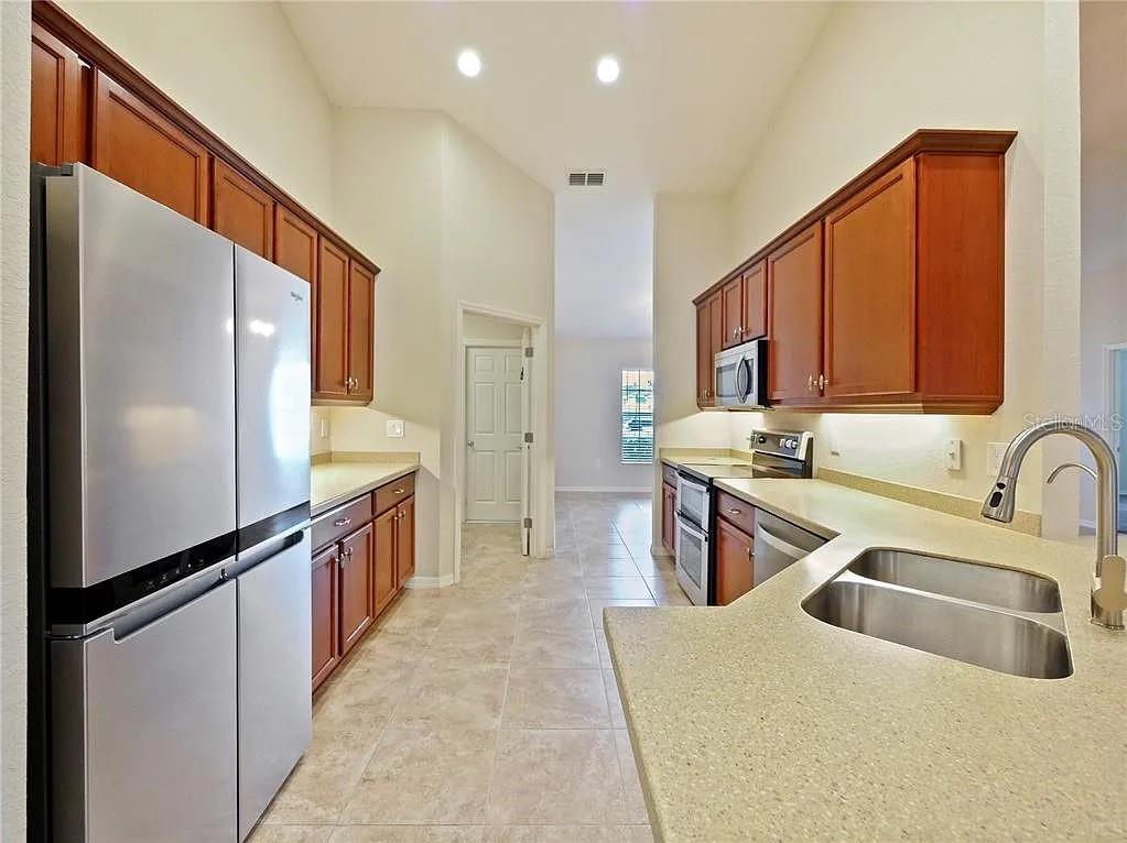 Single Family Residence in Lake Alfred - Photo 8