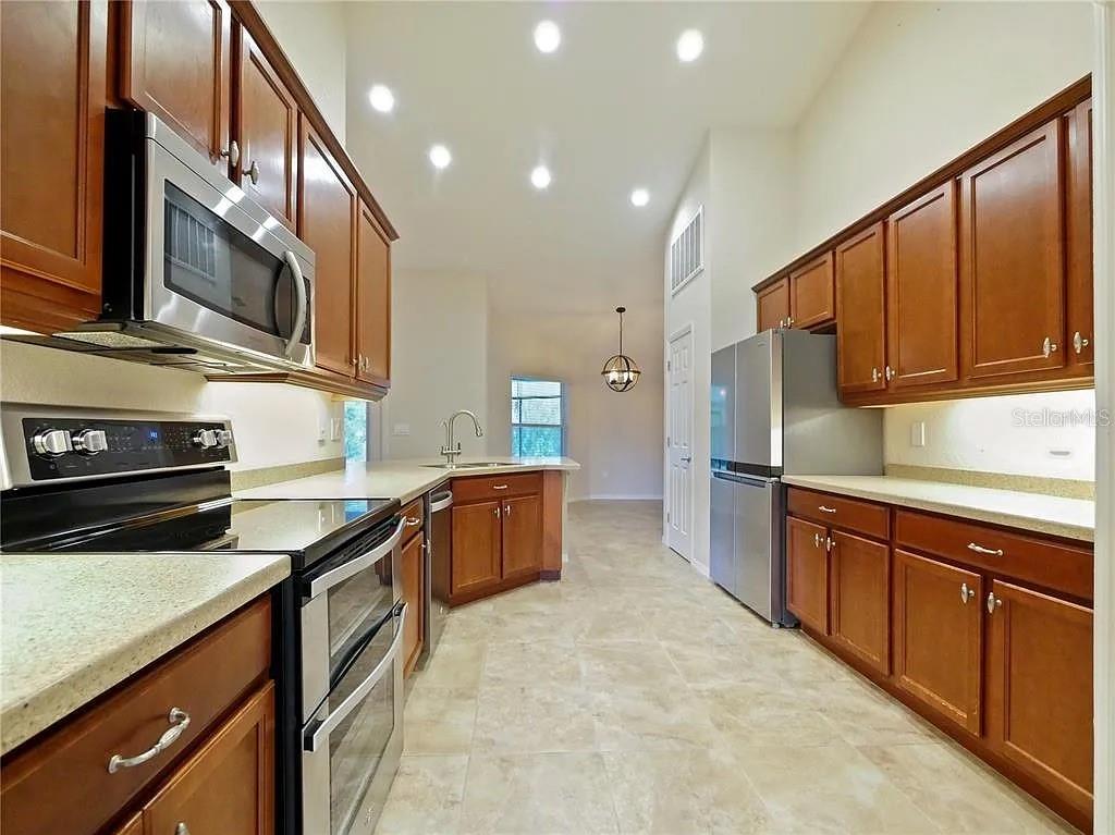 Single Family Residence in Lake Alfred - Photo 9