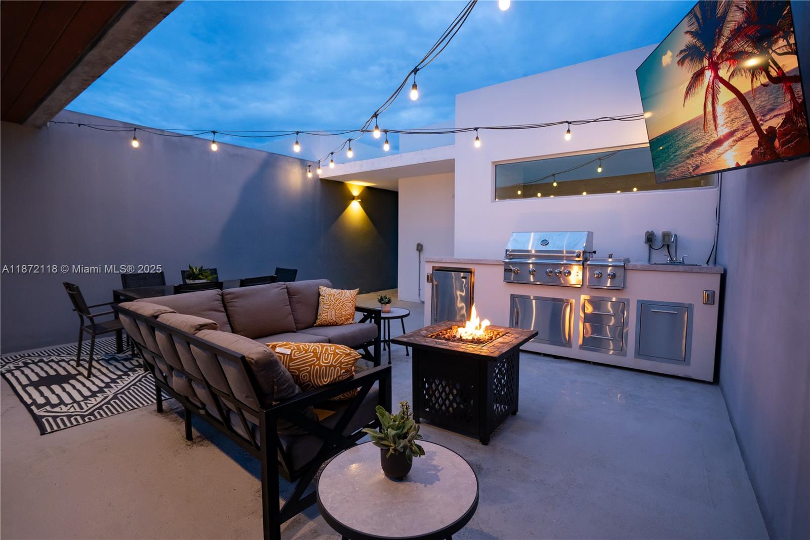 2926 Bird Ave #2, Miami, FL, 33133 - Investment Townhome. Photo #1