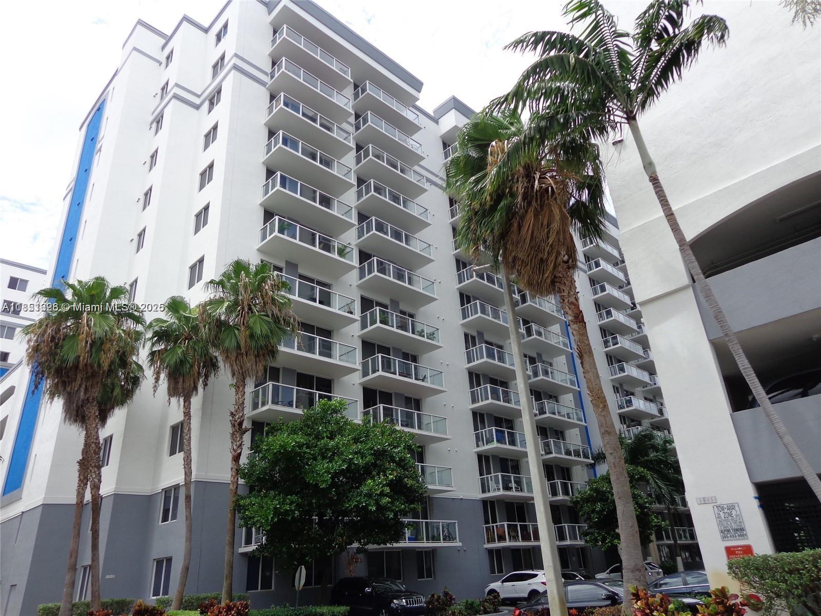 5091 NW 7th St #711, Miami, FL, 33126 - Investment Condo. Photo #1