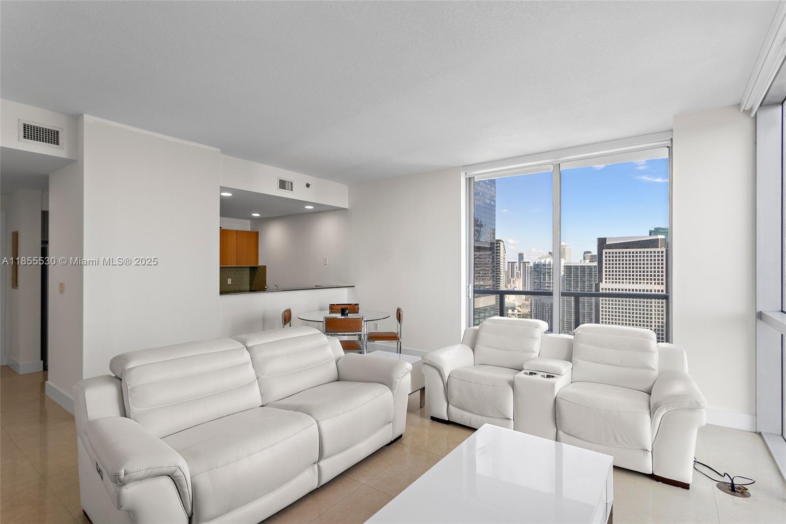 1060 Brickell Ave #4001, Miami, FL, 33131 - Investment Condo. Photo #1