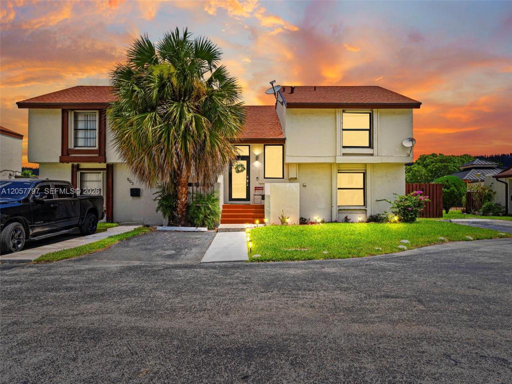 501 NW 98th #501, Miami, FL, 33172 - Investment Condo. Photo #1