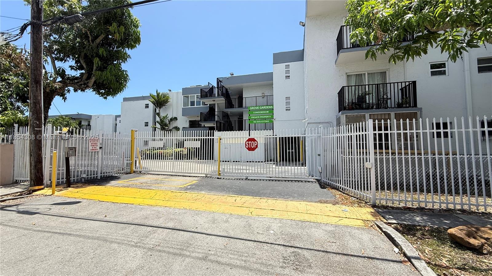 2498 SW 17th Ave #4105, Miami, FL, 33145 - Investment Condo. Photo #1