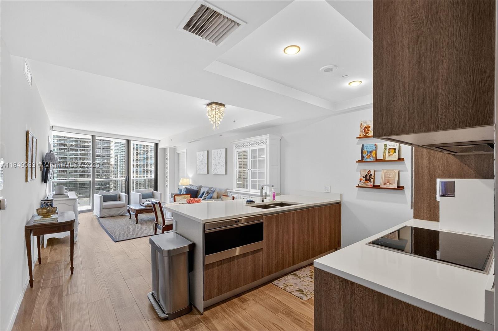 801 S Miami Ave #2802, Miami, FL, 33131 - Investment Condo. Photo #1