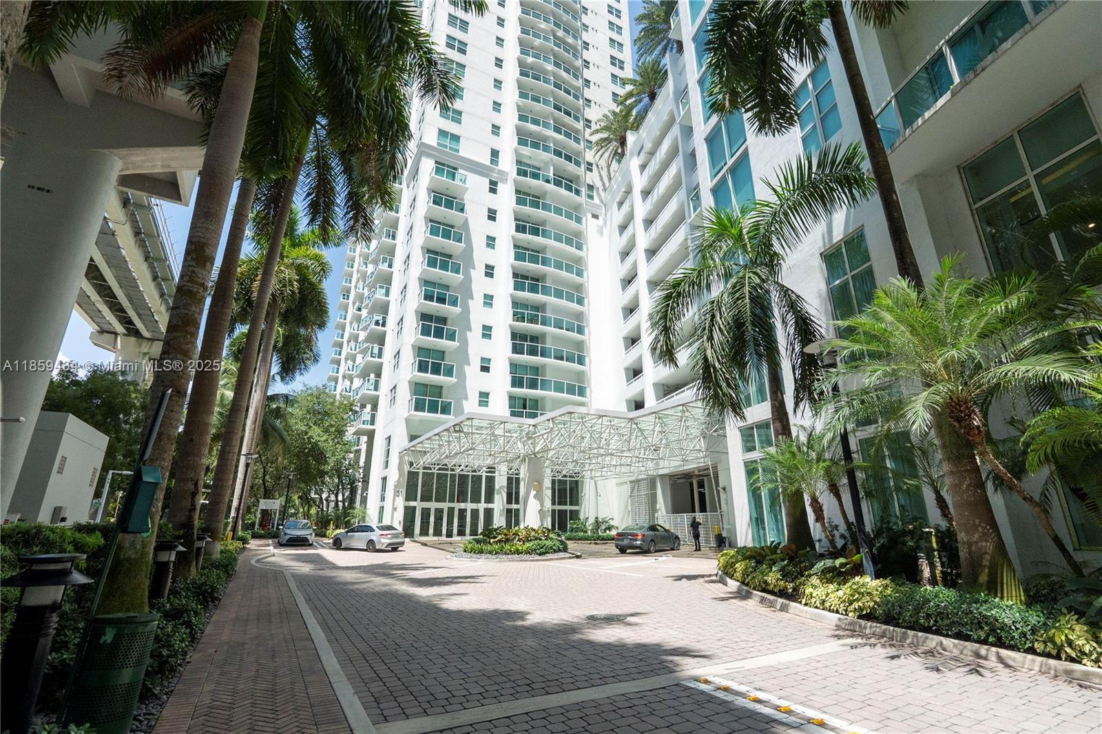 31 SE 5th St #2610, Miami, FL, 33131 - Investment Condo. Photo #1
