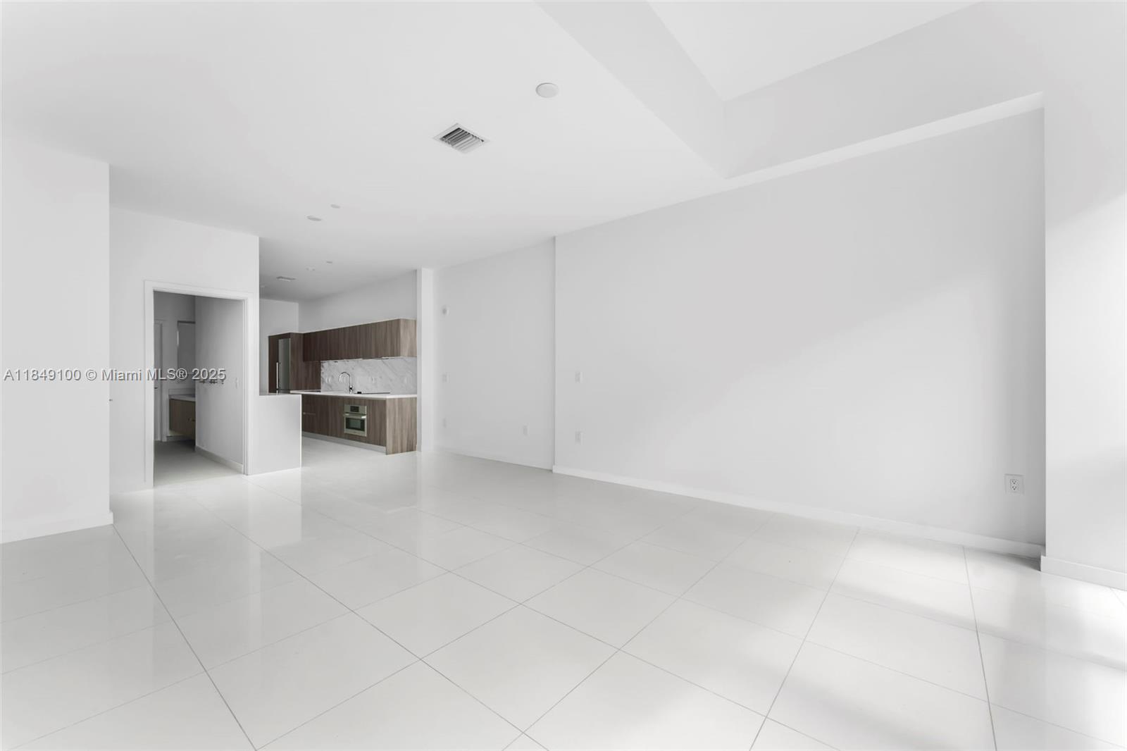 851 NE 1st ave #505, Miami, FL, 33132 - Investment Condo. Photo #1