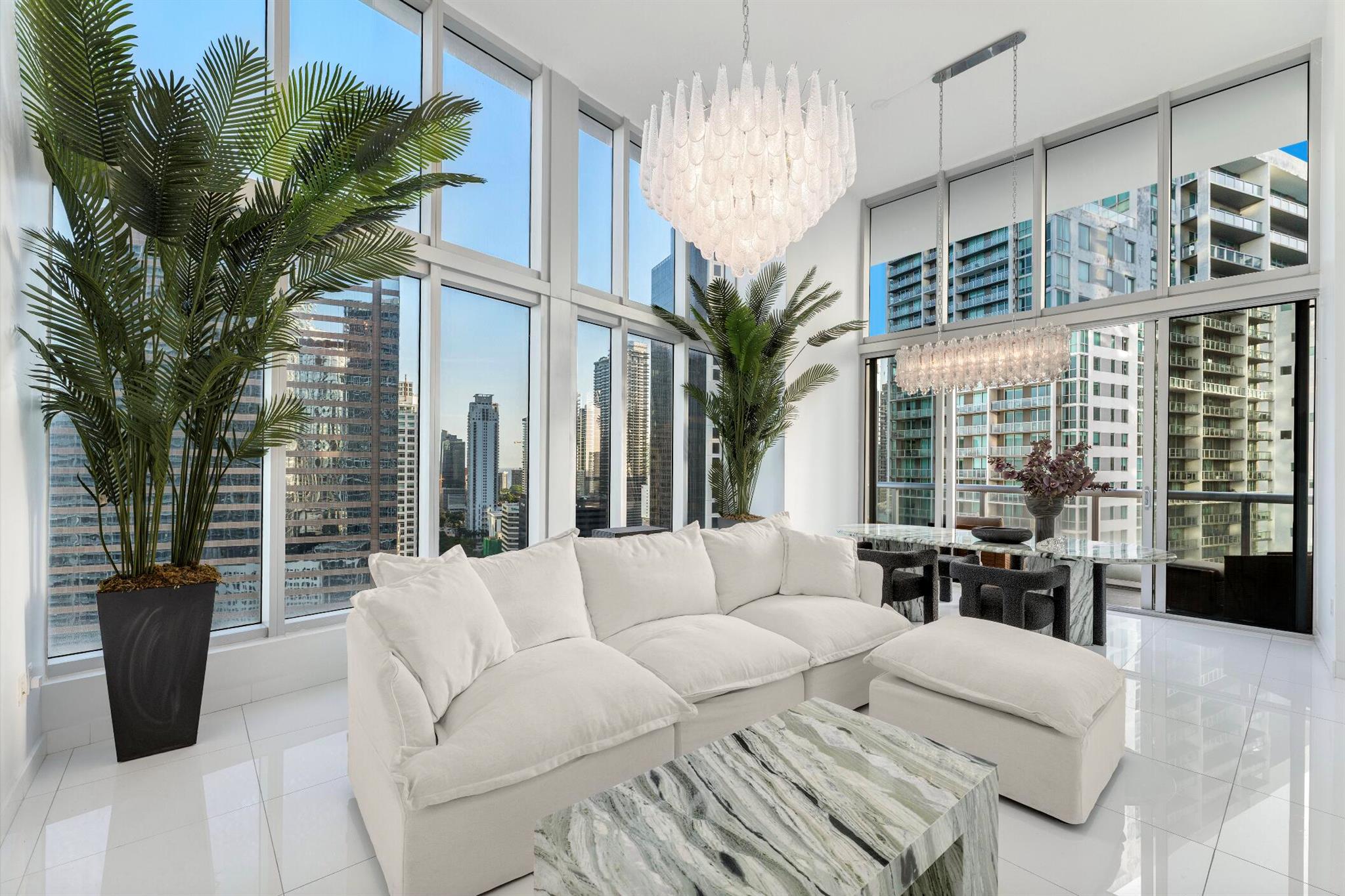 485 Brickell Avenue #2808, Miami, FL, 33131 - Investment Condo. Photo #1