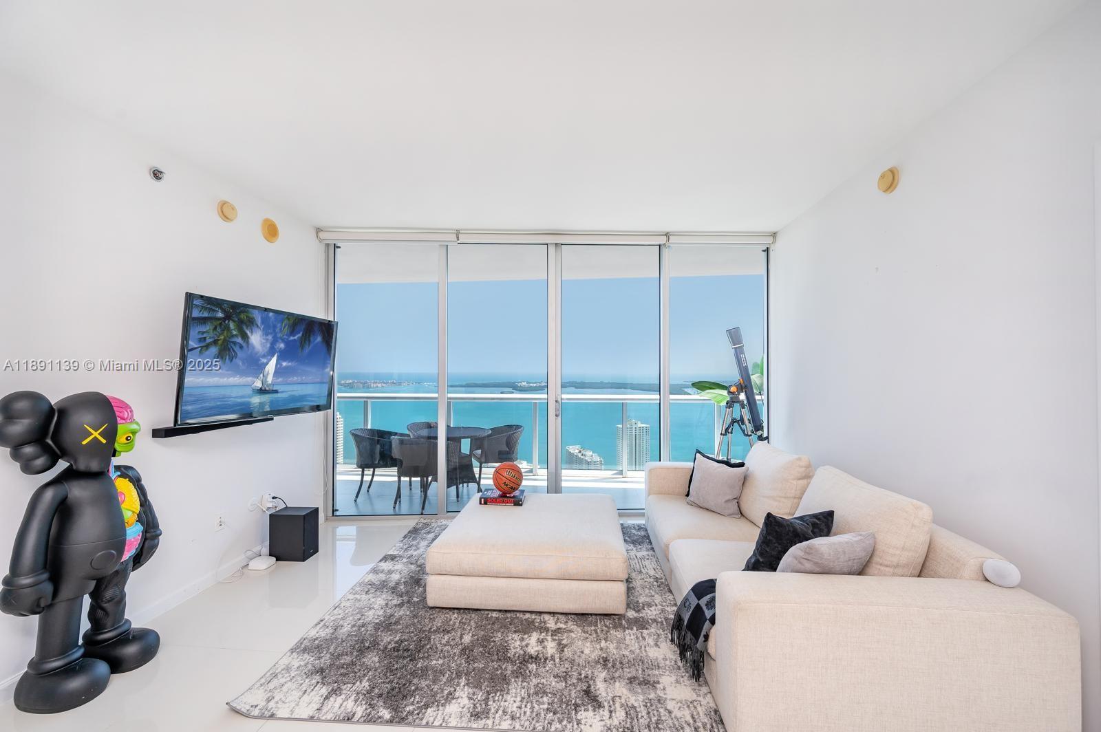 465 E Brickell Ave #5305, Miami, FL, 33131 - Investment Condo. Photo #1