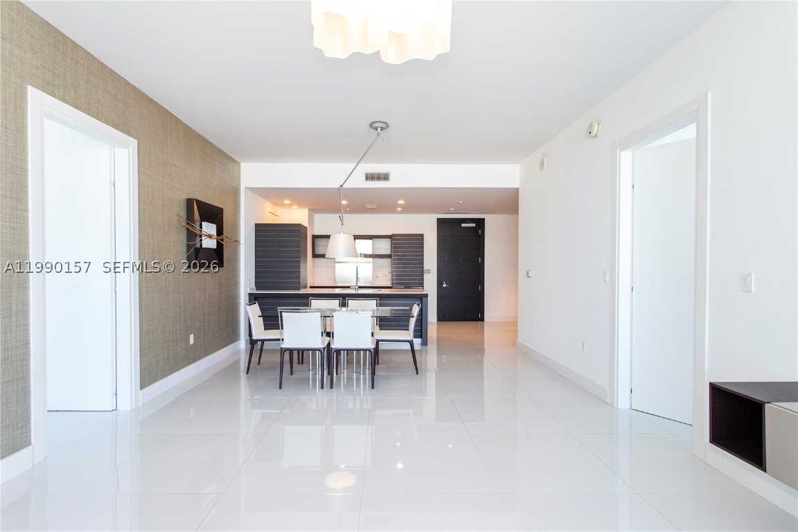 200 Biscayne Blvd #4512, Miami, FL, 33131 - Investment Condo. Photo #1