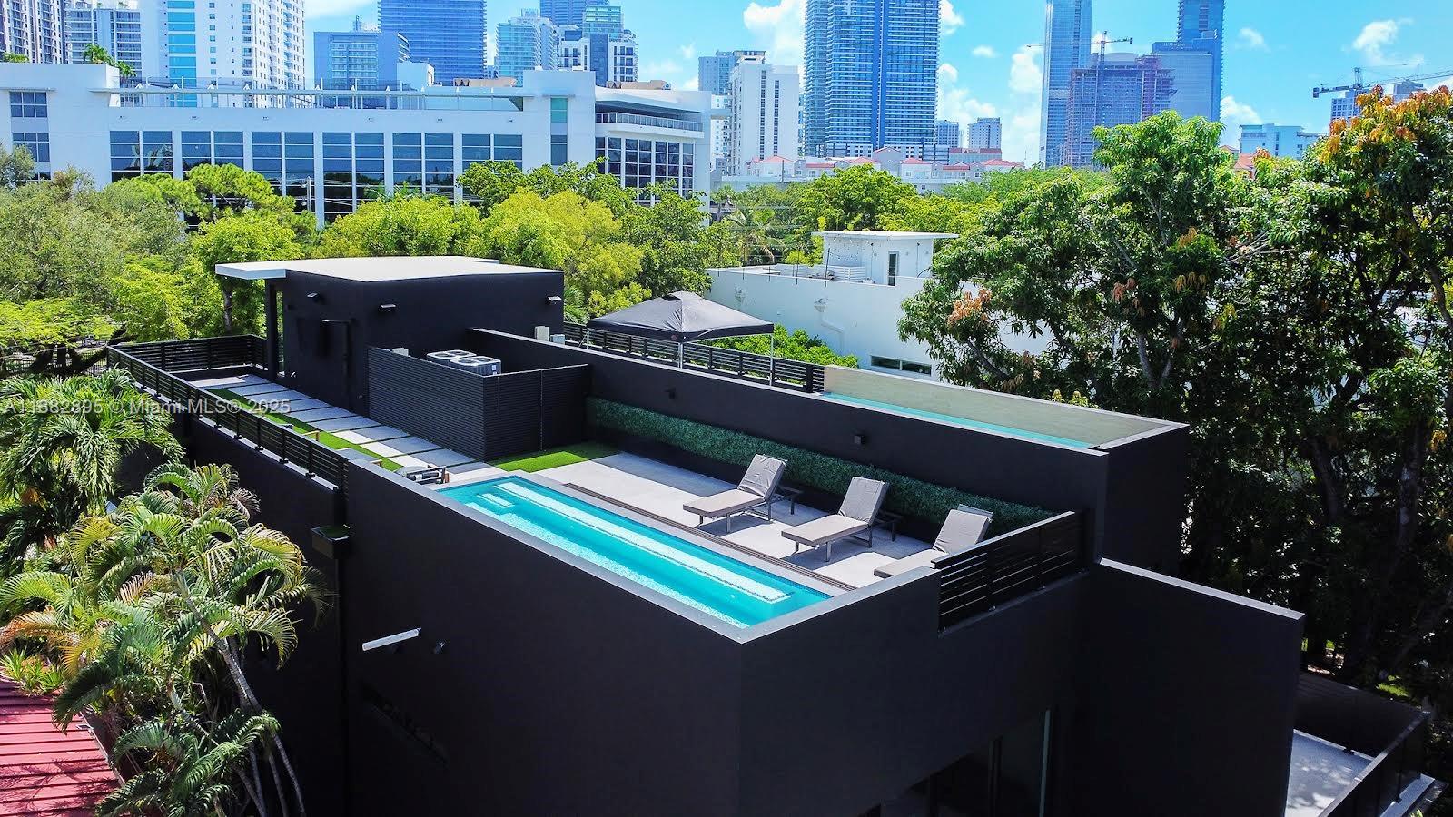 420 SW 15th Rd, Miami, FL, 33129 - Investment Single Family Home. Photo #1