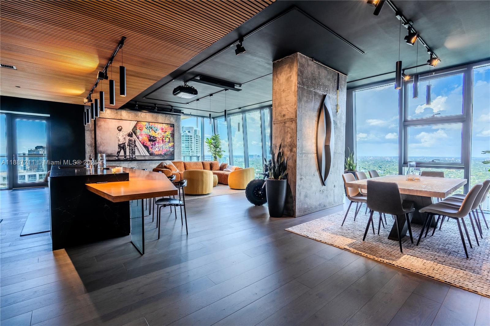 1451 Brickell Ave #3903, Miami, FL, 33131 - Investment Condo. Photo #1