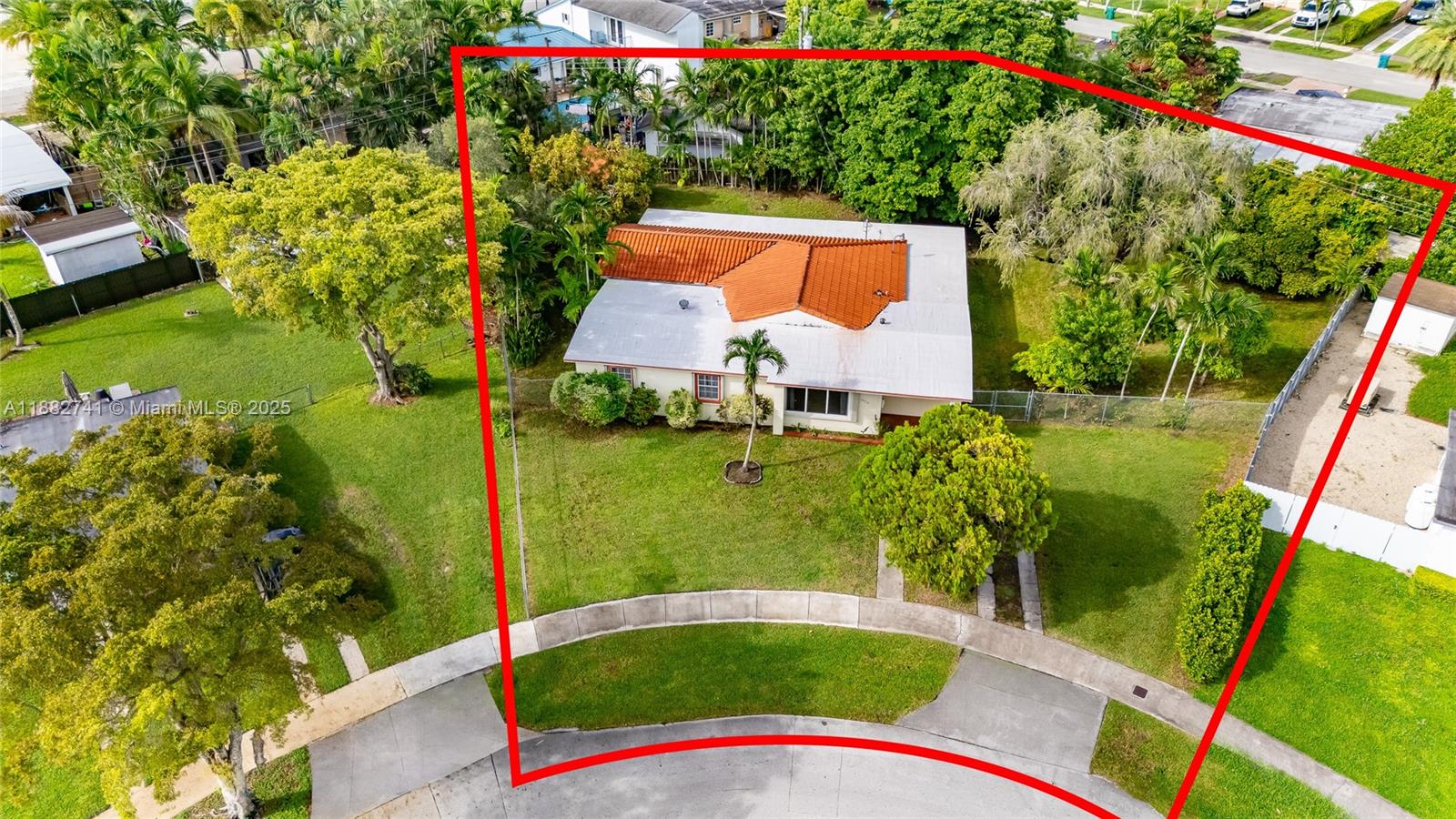 10950 SW 53rd Dr, Miami, FL, 33165 - Investment Single Family Home. Photo #1